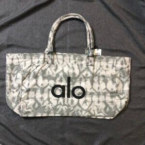 ALO Yoga Gray and White Tote Bag